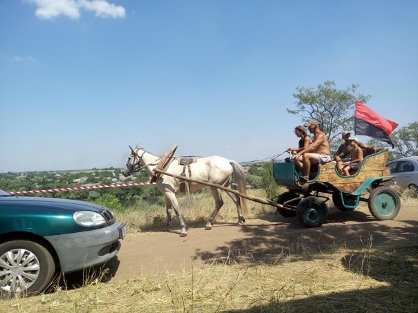 О том, как нынешние укро-бандюги, делают "своими" бандюг из Запорожской Сечи.Фоторепортаж с места событий.