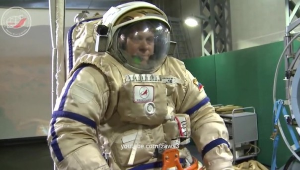 Российские космонавты впервые за полтора года вышли в открытый космос