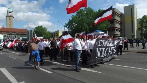Запретить нельзя разрешить: в Берлине прошла демонстрация неонацистов