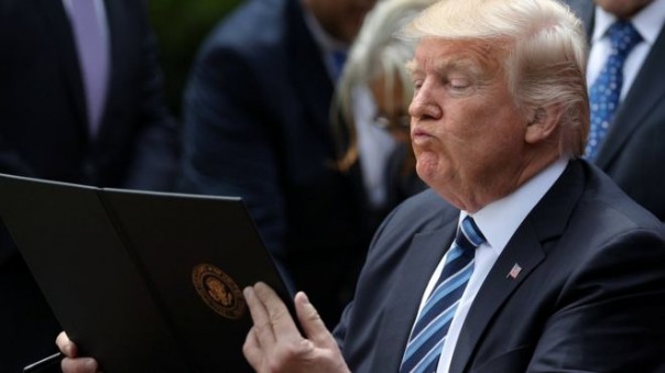 Обиженная Америка решила приостановить выдачу виз