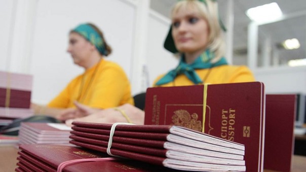 Киев отделится от Москвы анкетами и биометрией