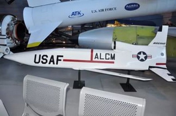 Ракеты для ВВС США: новое, это хорошо покрашенное старое.