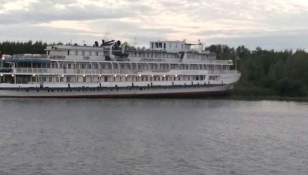 Под Ярославлем сел на мель теплоход со 130 пассажирами