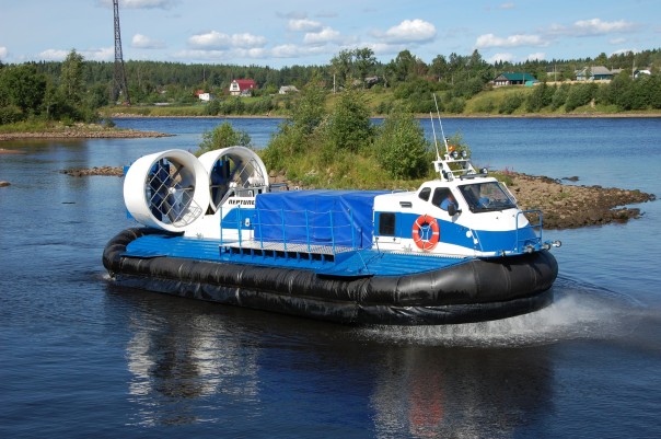 «Ховеркрафт» передала заказчику не имеющий сезонных ограничений катер на воздушной подушке типа «Нептун-23»