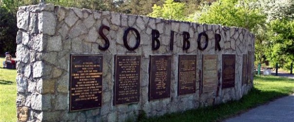 Приглашение не действительно: Варшава отказала России в благоустройстве мемориала