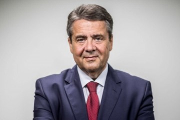 Симпатизирующий Путину министр иностранных дел Германии Габриэль набирает популярность