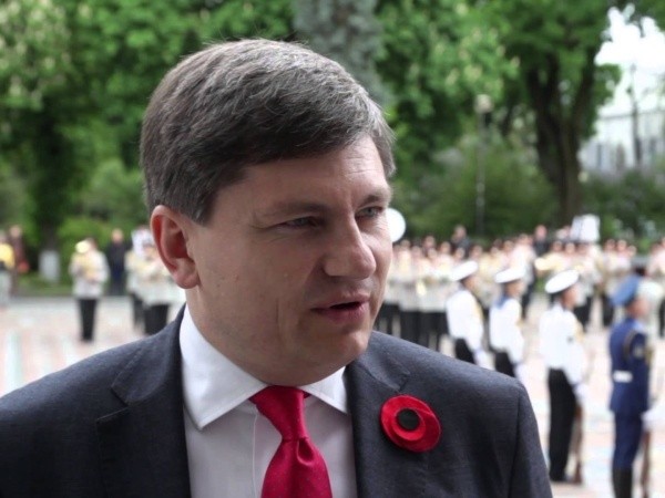 «Реинтеграция Донбасса» откладывается: Украина требует миротворцев