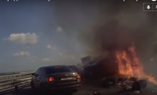 Момент ДТП с 34 автомобилями в Воронежской области попал на видео