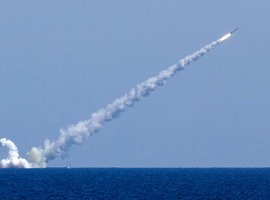 Российские подлодки из акватории Средиземного моря нанесли удар по террористам в Сирии.