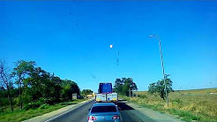 Украинский водитель сорвался на Порошенко из-за танков на дорогах [18+]