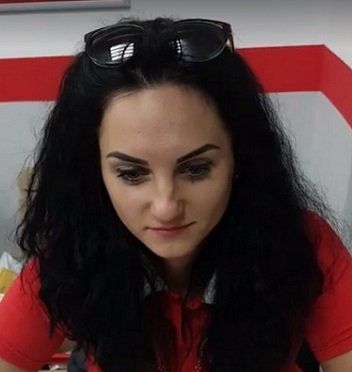 "Украинский, ради вас, я изучать не буду" – в Киеве сотрудница "Новой почты" отказалась обслуживать кастрюлеголового