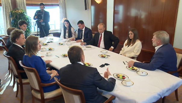 Встреча Владимира Путина с представителями общественности