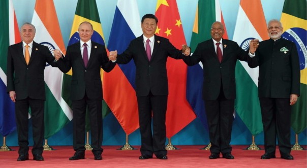 Страны БРИКС нацелились на дедолларизацию