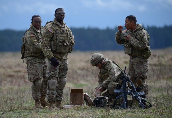 У солдат США в Польше выкрали военное оборудование | В Польше неизвестный угнал поезд