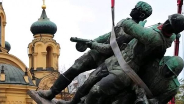 Право на память