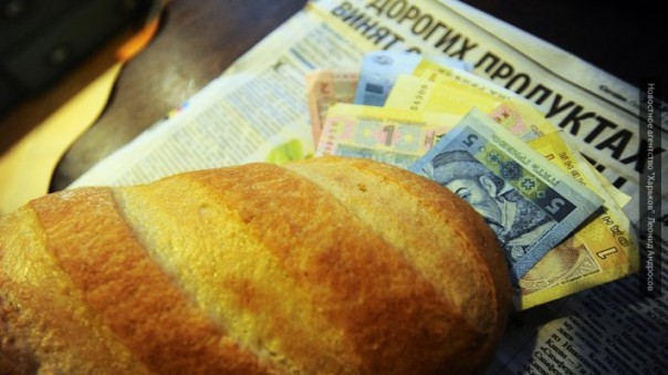 «Денег хватит только на хлеб»: на Украине анонсировали рекордный скачок цен на продукты