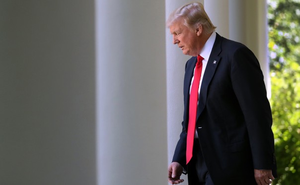 Трамп теряет доверие американских граждан