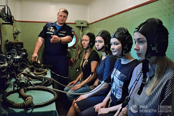 Будущие военные летчицы о том, может ли женщина управлять истребителем