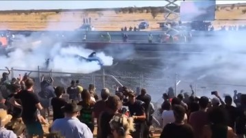 Гонщик облил горящим бензином зрителей в Австралии