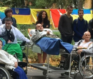 Украинские волонтеры в панике: в Киев массово везут раненых ВСУшников