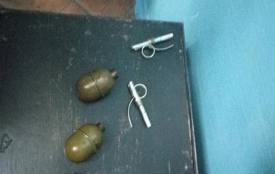 В метро Киева задержали пассажира с гранатами