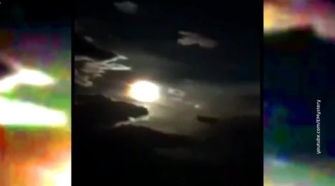 В небе над Китаем взорвался гигантский метеор. Видео