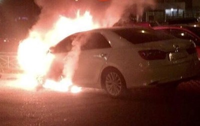 В Киеве сожгли автомобиль МВД Украины