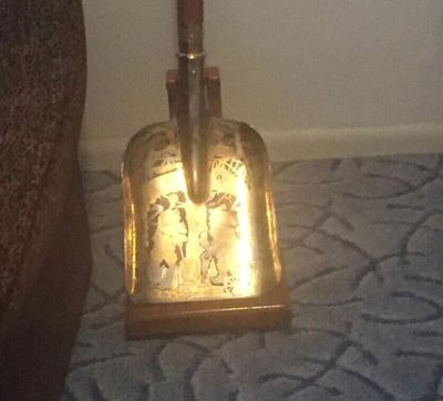 Опубликовано фото золотой лопаты, найденной у отца бывшего первого замгенпрокурора Украины