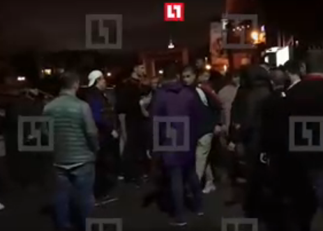 Очевидцы сняли массовую драку панков на Болотной