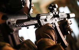 Источник: "Рособоронэкспорт" вышел из тендеров МВД Индии на закупку автоматов