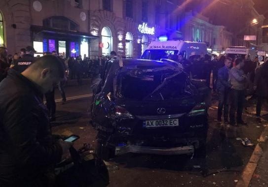 В Харькове "Лексус" протаранил прохожих: 5  человек погибли