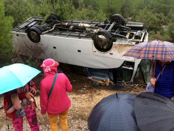 В Турции перевернулся автобус с туристами