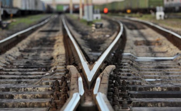 Прибалтийские сестрицы оттаскали друг друга за рельсы