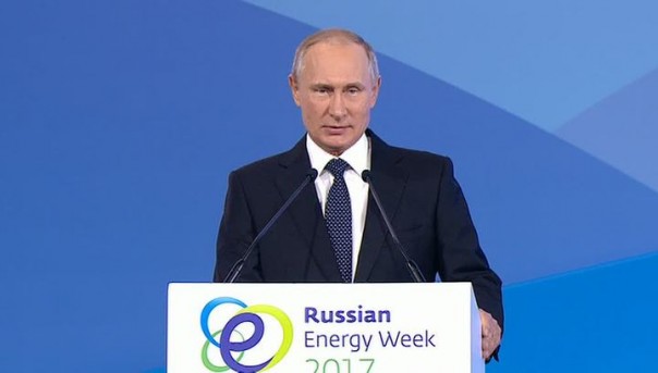 Путин призвал нефтяные державы объединить усилия. Трансляция заседании в рамках "Российской энергетической недели"