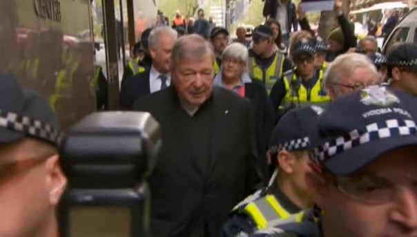 76-летнего казначея Ватикана обвинили в преступлениях сексуального характера