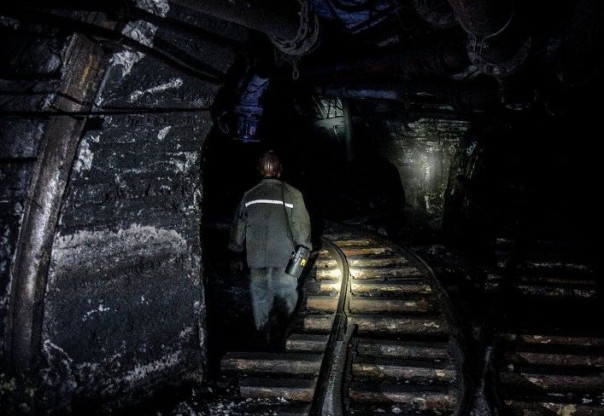 В Шахтерске на одной из закрытых шахт произошел взрыв, три человека погибли – МЧС