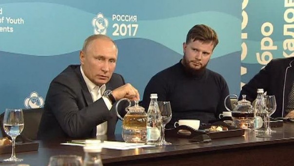 Путин: жизнь на благо других возвращается сторицей. Встреча с участниками XIX Всемирного фестиваля молодежи и студентов