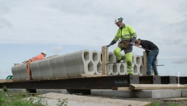 В Нидерландах появился напечатанный на 3D-принтере мост