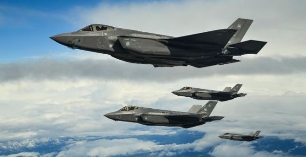 Примерно 200 американских самолётов 5-го поколения не готовы к боевым действиям