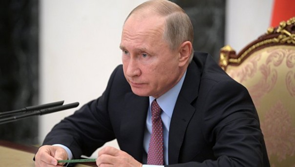 Опрос показал, сколько россиян проголосовали бы за Путина в это воскресенье