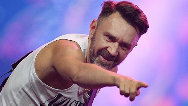 СМИ: Шнуров купил квартиру брянской пенсионерке, 30 лет жившей в конюшне