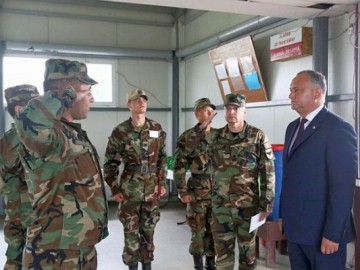 Президент Молдавии собрал военных на серьезный разговор