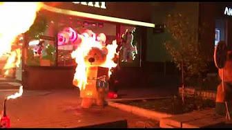 Femen устроили пожар у магазина Порошенко