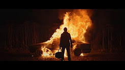 В новом клипе "Ленинграда" Александр Паль сжёг девушку [18+]