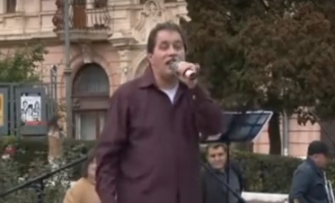 Музыкальная пауза пока не начались погромы