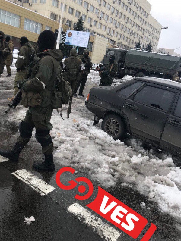 В Луганске захватили штурмом генпрокуратуру ЛНР