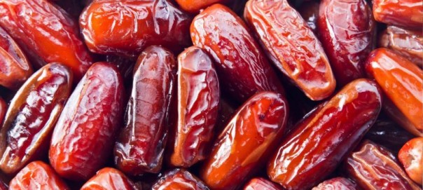 Какие процессы в организме запускают финики