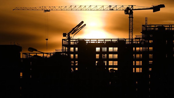 Путин поручил свернуть долевое строительство в течение трех лет