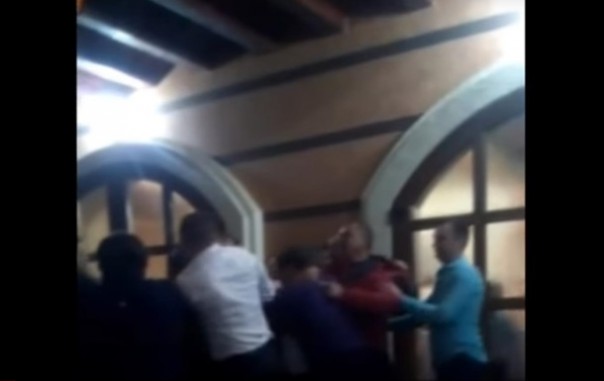 На Закарпатье депутаты устроили пьяную драку