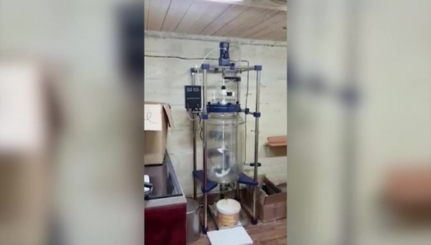 Наркодельцы попытались поджечь лабораторию. Съемка ФСБ